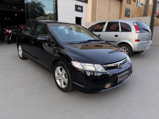 HONDA CIVIC 1.8 LXS 16V FLEX 4P MANUAL HONDA CIVIC 1.8 LXS 16V FLEX 4P MANUAL